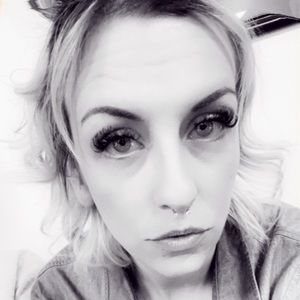 Meet your Posher, Abigail